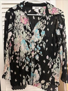 Emma & Sam Black Floral Button-Front Shirt with Pink, Blue and Cream Flowers